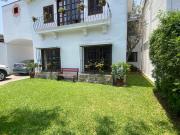 VENTA Linda Casa de dos pisos Surco Zona UPC