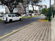 CASA ESQUINA SURCO EN VENTA IDEAL PARA...