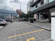 Venta de Centro Comercial con 14 Locales en el Batan,...
