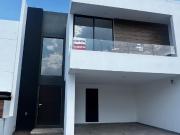 CASA EN VENTA FRACC. LOMALTA TRES MARÍAS
