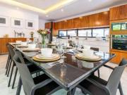 Venta, lujosa propiedad de 6 recamaras en Playacar Fase...