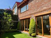 Venta Magnífica Casa En Condominio Con Jardín, Magdalena...