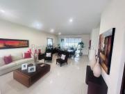 VENTA. Milenio III Casa a pie de calle con roof, área de...