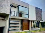 Venta Moderna casa a estrenar en exclusivo coto de Zona...