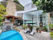Venta moderna casa en Las Casuarinas Surco