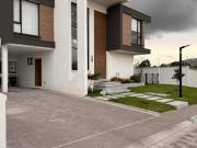 Venta Modernas casas con amplio jardin en Puembo