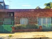 Venta Moron Casa 4 ambientes con garage lote propio