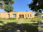 VENTA o ALQUILER 4 dorm piscina gran lote 2170m2 APTA...