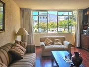 venta o alquiler de amplio dpto renovado. 2do piso con...