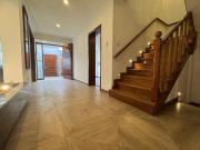 VENTA O ALQUILER DE HERMOSA CASA REMODELADA DE 03 PISOS...