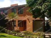 VENTA Ó RENTA COL. LAS PALMAS. BONITA CASA EN CONDOMINIO...