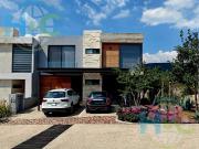 VENTA O RENTA DE CASA EN CONDOMINIO FLAMA, ALTOZANO,...
