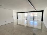 VENTA Oficina con 3 privados OPCIONAL 2 cocheras Barrio...