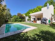 VENTA | PERMUTA Casa 2 dormitorios Cochera doble y...