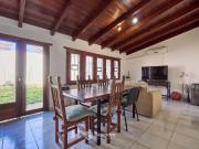 VENTA | PERMUTA Casa de 4 dormitorios, cochera doble y...