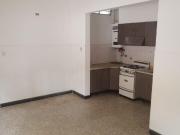 VENTA | PERMUTA Casa 2 dormitorios con patio, y cochera...