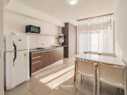 VENTA | PERMUTA Monoambiente con balcón, y cochera...