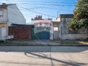 VENTA PH 3 AMB. CON PATIO PARQUIZADO, EN CASEROS