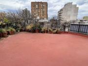VENTA PH 4 AMBIENTES EN ESQUINA CON TERRAZA