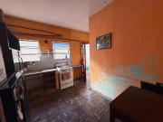VENTA PH A RECICLAR, 3 AMBIENTES, PATIO, INTERNO