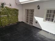 Venta PH de 2 ambientes con escritorio y patio en Villa...