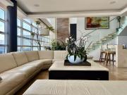 Venta PH de dos pisos en Mediterránea