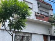 Venta PH dos plantas balcón zona Pompeya