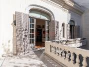 VENTA PH ESTILO CASA MULTIFAMILIAR 5 AMB. FLORES