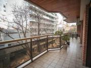 Venta Piso de categoría de 4 ambientes con balcón...
