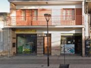 Venta propiedad guaymallen con 2 locales y 2 deptos....