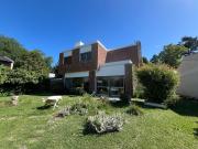 Venta Residencia 5 Ambientes Quincho Jardin Parrilla