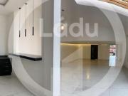 VENTA Residencia en Lomas de las Palmas UNA PLANTA