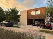 Venta Residencia en privada con amenidades Yucat?n...