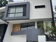 VENTA/ RESIDENCIA MINIMALISTA en Lomas de Bellavista