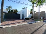 venta residencia Villas de Irapuato alberca techada a...