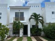 Se vende casa en Residencial Almena Cancun