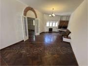 VENTA. ROGELIO MARTINEZ. CASA + 2 DEPARTAMENTOS. IDEAL...