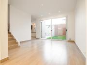 VENTA SANTA FE CASA TRES DORMITORIOS A ESTRENAR