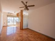 Venta semipiso 2 amb. con toilette y garage