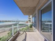 Venta semipiso 3 ambientes Remeros Beach con patio