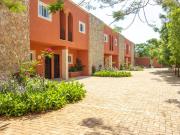 VENTA, TOWN HOUSE EN COL. SODZIL NORTE, ESTILO COLONIAL...