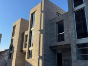 VENTA TRIPLEX 3 DORMITORIOS EN VIAMONTE AL 600