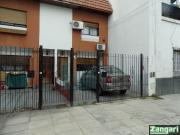 VENTA TRIPLEX 4 AMB PATIO FONDO COCHERA 2 TZAS PARQUE...