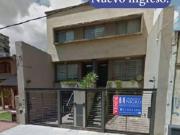 Venta Triplex 4 ambientes con jardin y cochera para 3 autos