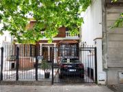 Venta Triplex, 6 amb, jardin, cochera, quincho