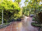 VENTA TRIPLEX DE 5 AMBIENTES CON COCHERA Y PATIO EN...