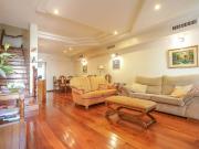 VENTA TRIPLEX EN PQUE. PATRICIOS BARRIO BERNASCONI