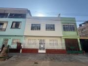 Venta – USD 90,000 | Casa 2 Pisos + Azotea – San Martín...
