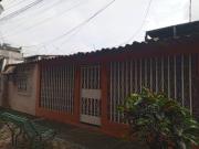 VENTA VILLA AV. DOMINGO COMIN CON CERRAMIENTO AGE