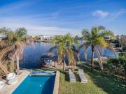 Venta y Alquiler temporal Casa al agua en Barrio Los...